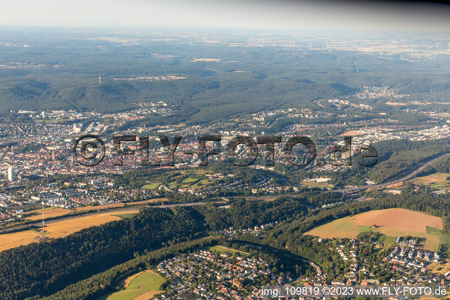 Kaiserslautern im Bundesland Rheinland-Pfalz, Deutschland aus der Drohnenperspektive