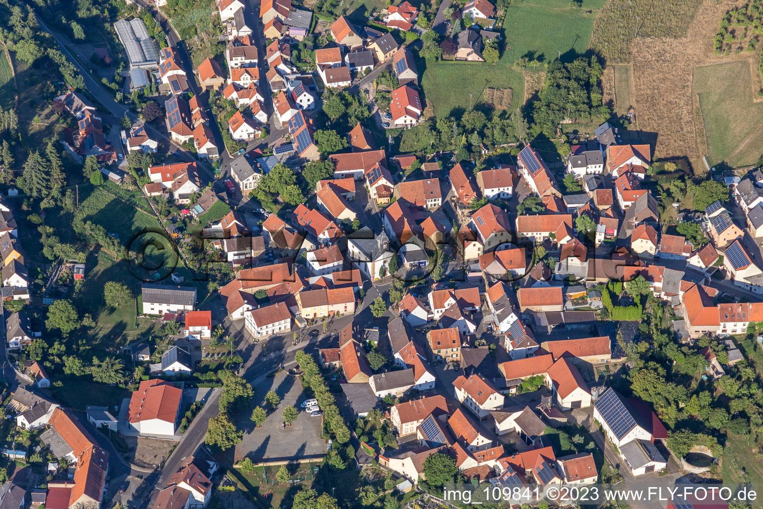 Luftaufnahme von Becherbach bei Meisenheim im Bundesland Rheinland-Pfalz, Deutschland