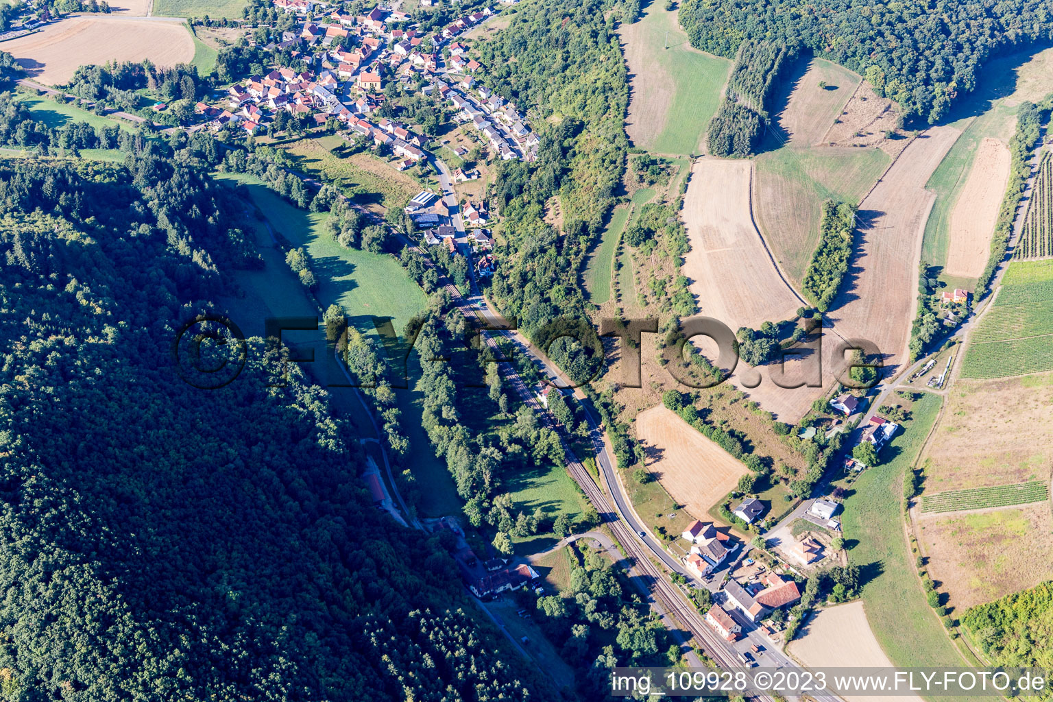 Mannweiler-Cölln im Bundesland Rheinland-Pfalz, Deutschland aus der Luft