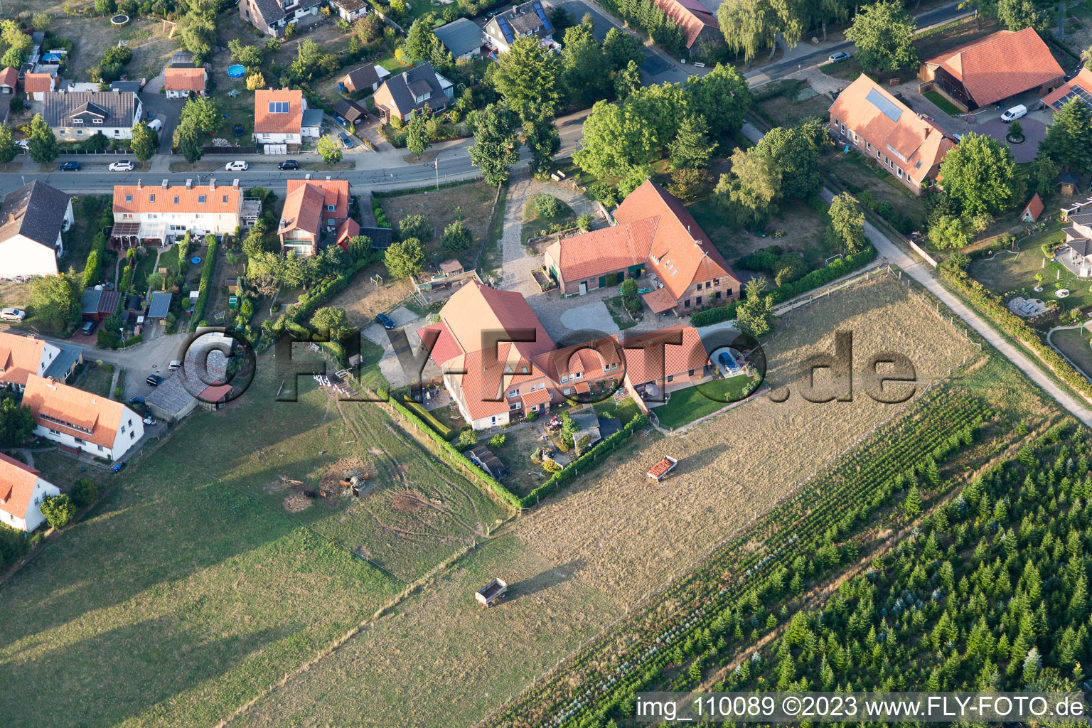 Ebstorf im Bundesland Niedersachsen, Deutschland aus der Drohnenperspektive