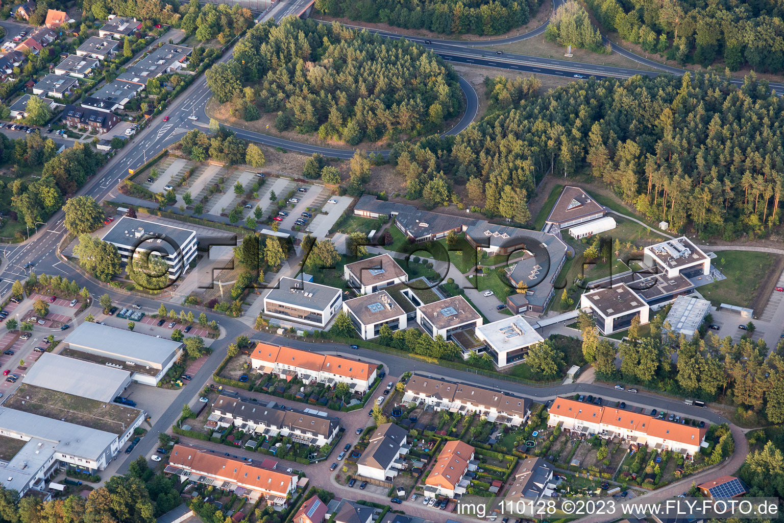 Luftaufnahme von Campus- Gebäude der Werum Software & Systems AG und Werum IT Solutions GmbH in Lüneburg im Bundesland Niedersachsen, Deutschland
