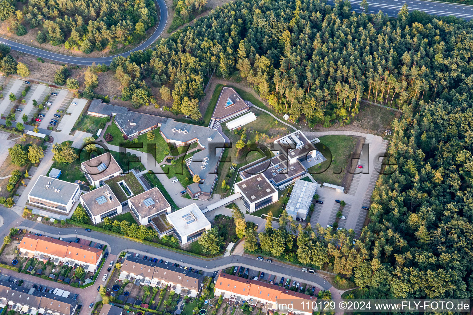 Schrägluftbild von Campus- Gebäude der Werum Software & Systems AG und Werum IT Solutions GmbH in Lüneburg im Bundesland Niedersachsen, Deutschland