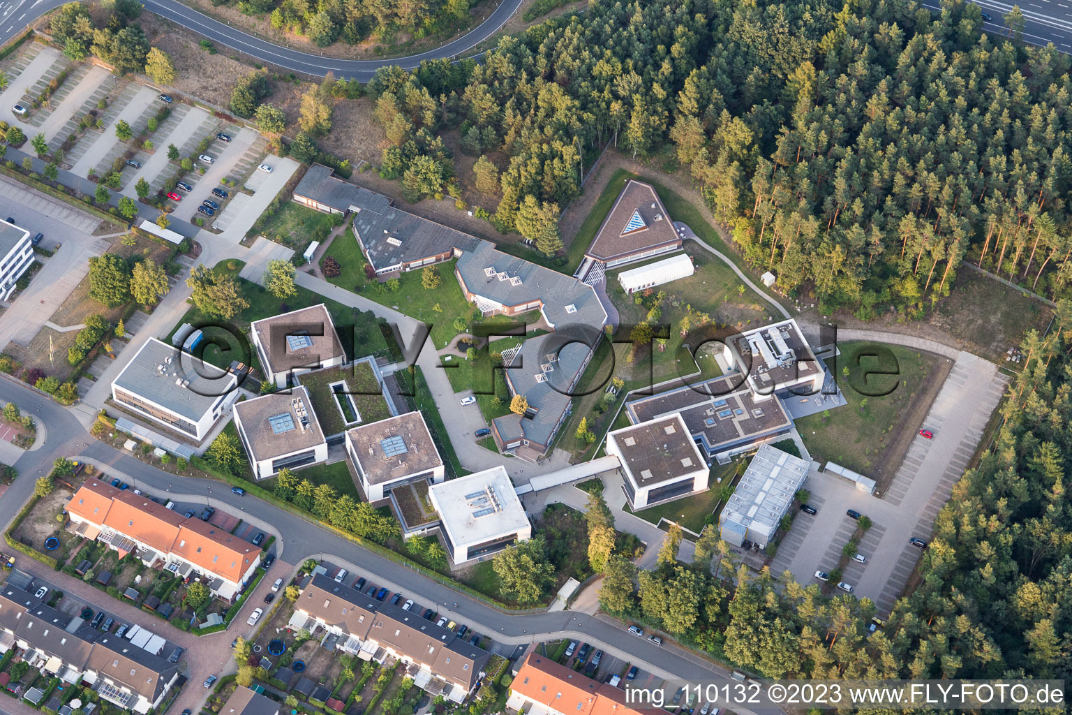 Campus- Gebäude der Werum Software & Systems AG und Werum IT Solutions GmbH in Lüneburg im Bundesland Niedersachsen, Deutschland aus der Luft