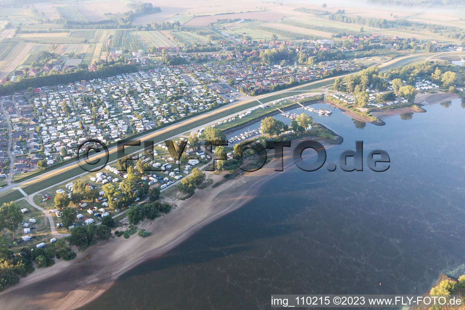 Luftaufnahme von Stove, Campingplatz Stover Strand im Bundesland Niedersachsen, Deutschland