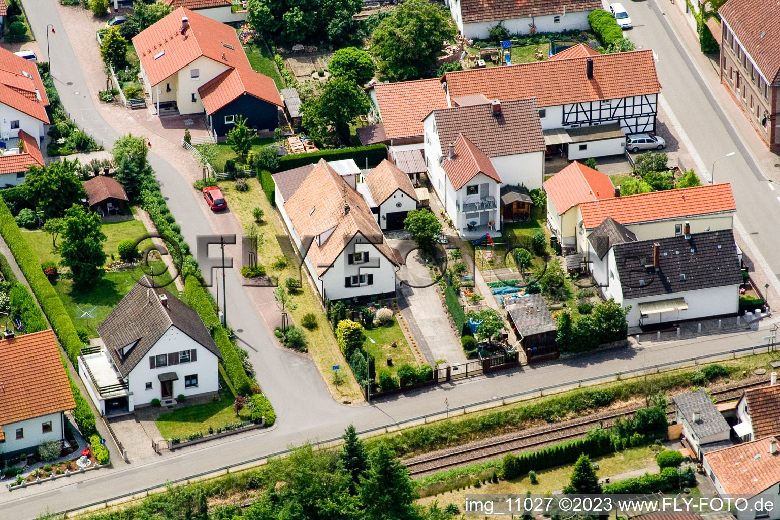 Barbelroth im Bundesland Rheinland-Pfalz, Deutschland von der Drohne aus gesehen