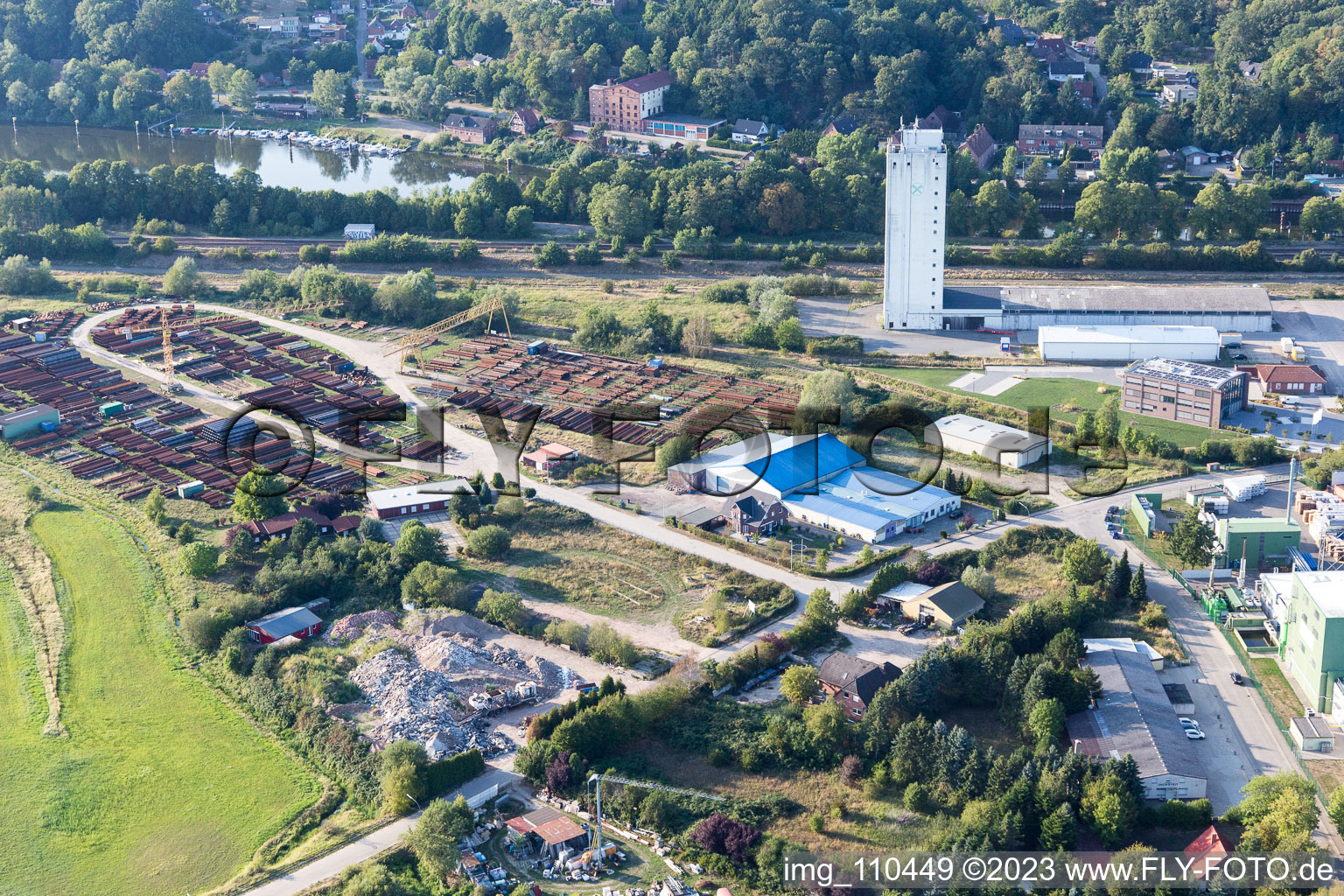 Luftbild von Lauenburg, Industriegebiet am Elbvorland im Bundesland Schleswig-Holstein, Deutschland