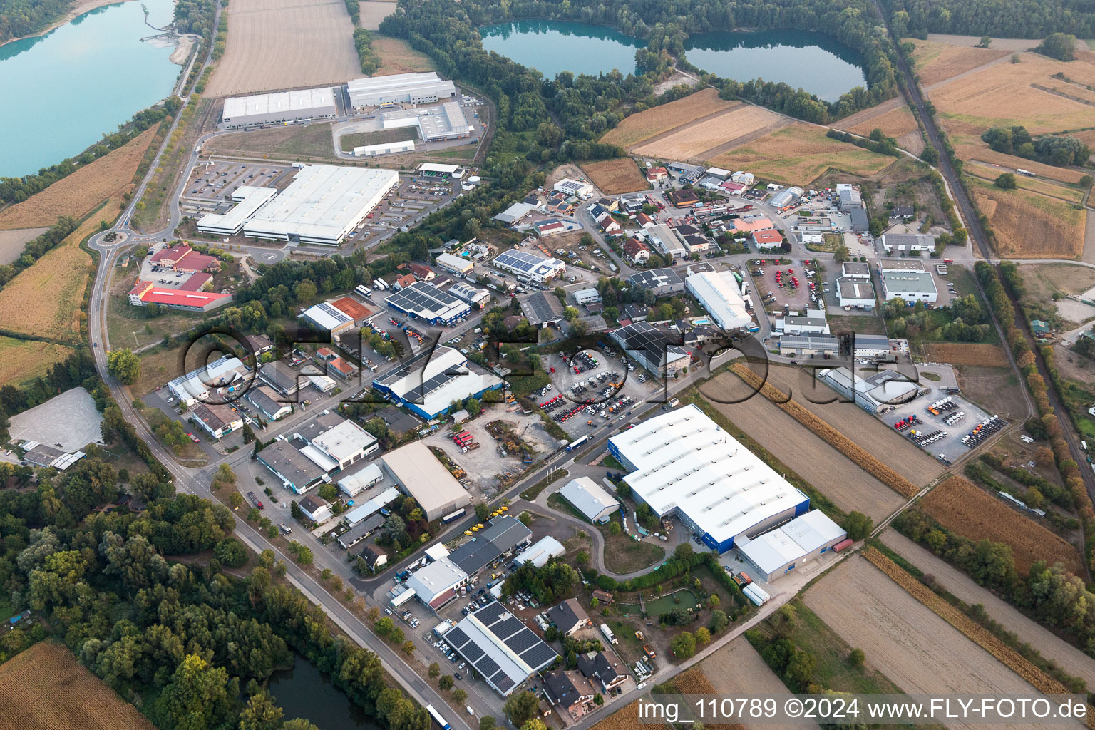 Technische Anlagen im Industriegebiet in Hagenbach im Bundesland Rheinland-Pfalz, Deutschland