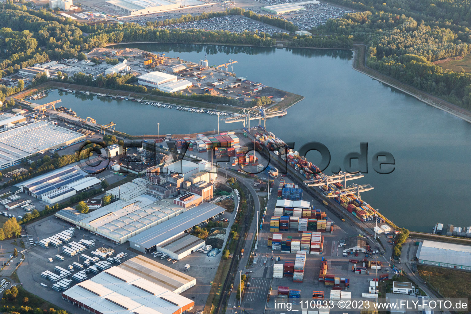 Luftaufnahme von Germersheim, Hafen im Bundesland Rheinland-Pfalz, Deutschland