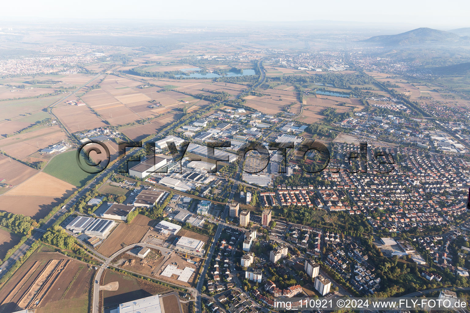 Schrägluftbild von Heppenheim in Heppenheim an der Bergstrasse im Bundesland Hessen, Deutschland