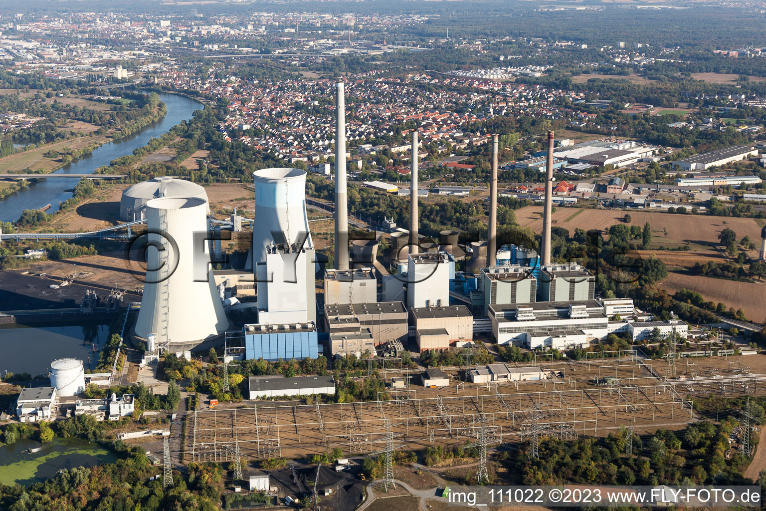 Großkrotzenburg, Kohle- und Gaskraftwerk Staudinger am Main bei Hanau im Bundesland Hessen, Deutschland
