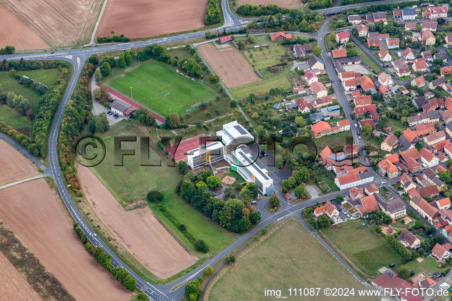 Johannes-Petri-Schule im Ortsteil Langendorf in Elfershausen im Bundesland Bayern, Deutschland