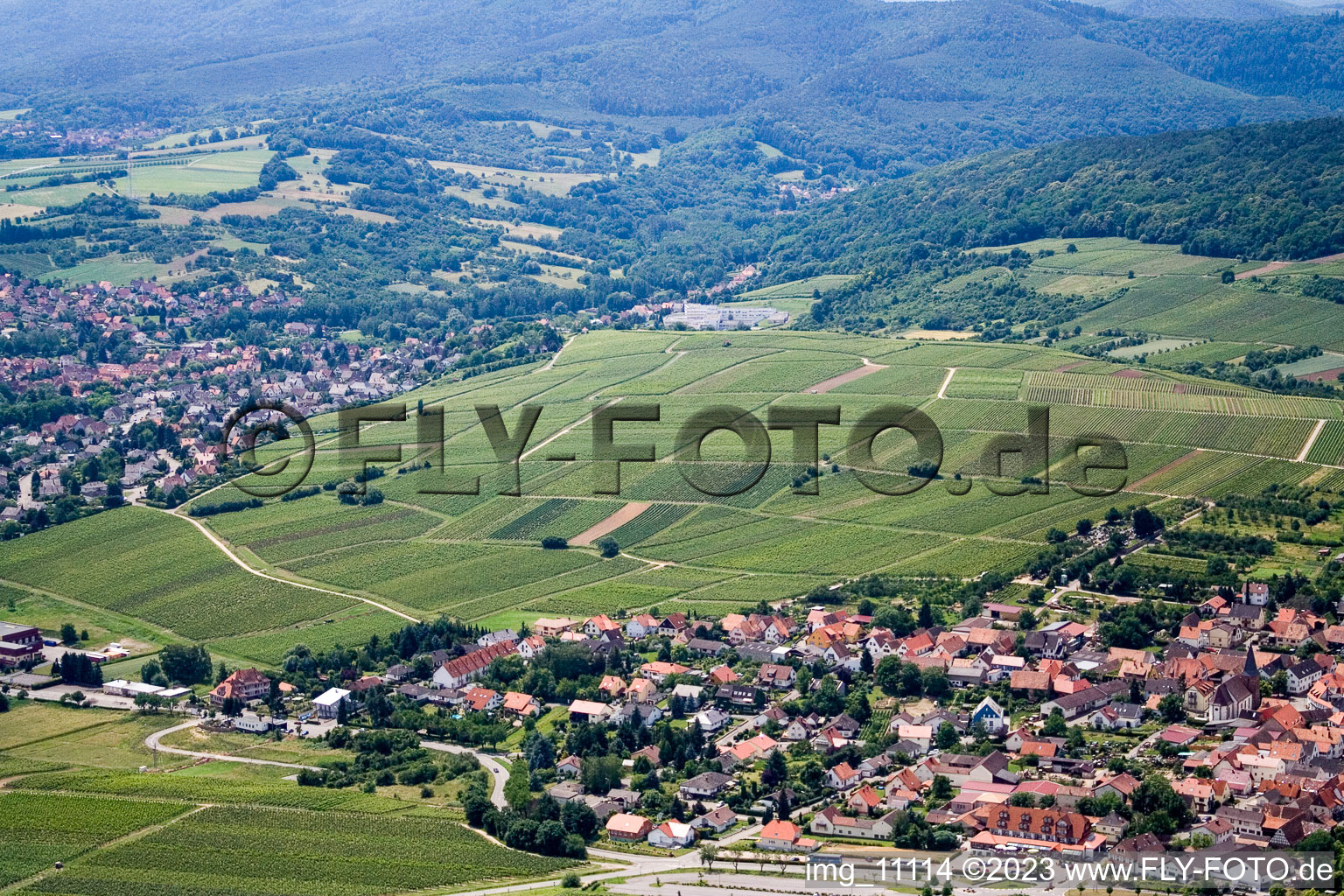 Luftbild von Schweigen, Sonnen berg im Ortsteil Rechtenbach in Schweigen-Rechtenbach im Bundesland Rheinland-Pfalz, Deutschland