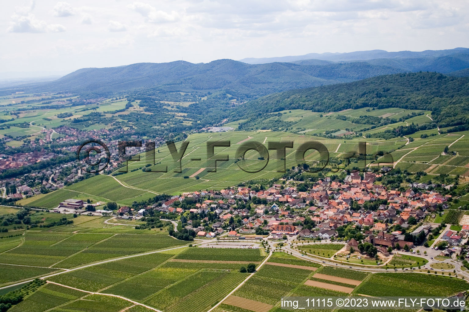 Luftaufnahme von Schweigen, Sonnen berg im Ortsteil Rechtenbach in Schweigen-Rechtenbach im Bundesland Rheinland-Pfalz, Deutschland