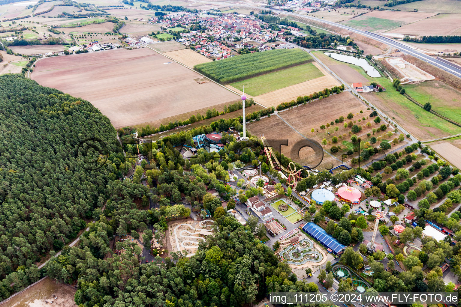 Luftbild von Freizeitzentrum - Vergnügungspark Freizeit-Land Geiselwind in Geiselwind im Bundesland Bayern, Deutschland