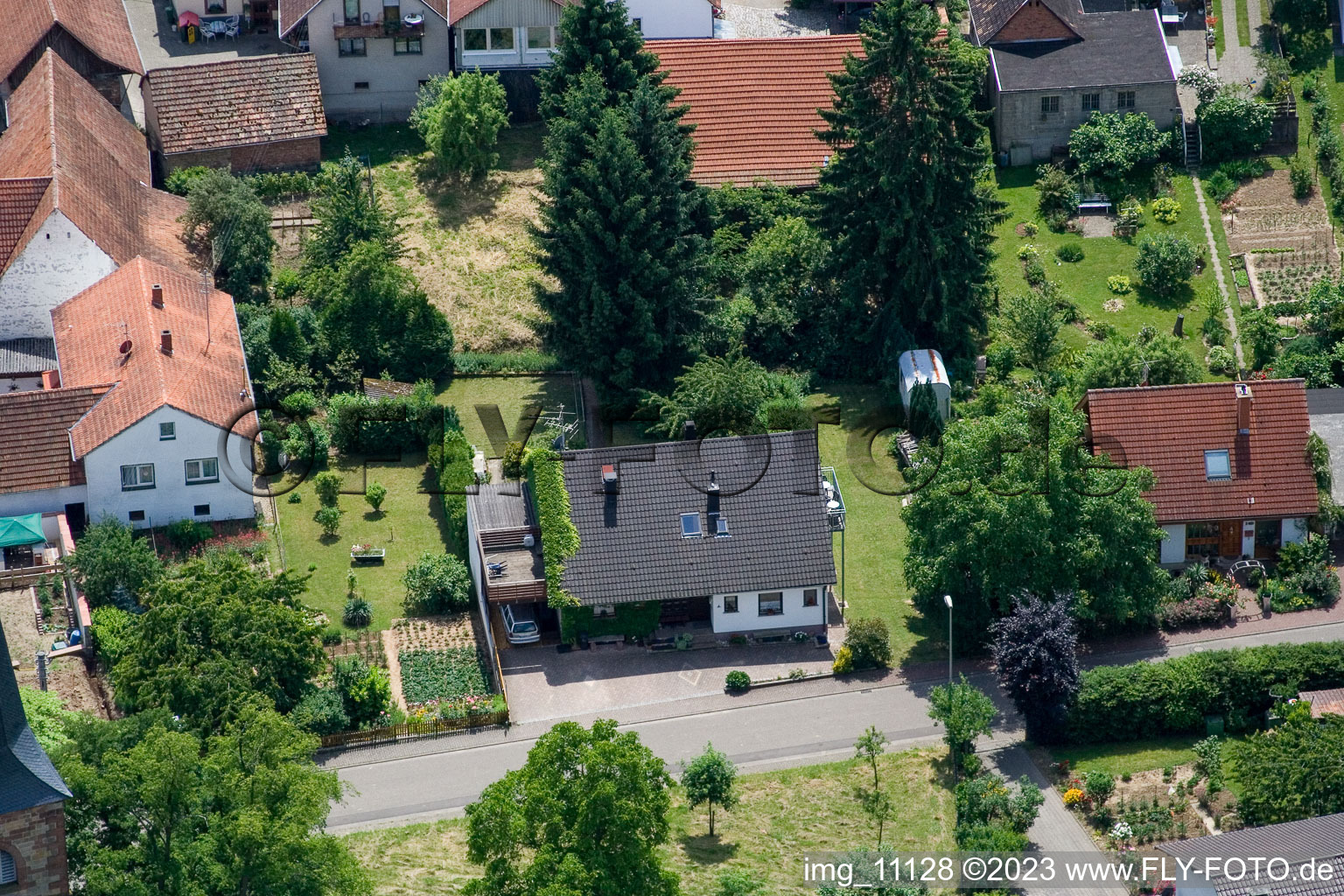 Ortsteil Rechtenbach in Schweigen-Rechtenbach im Bundesland Rheinland-Pfalz, Deutschland aus der Vogelperspektive