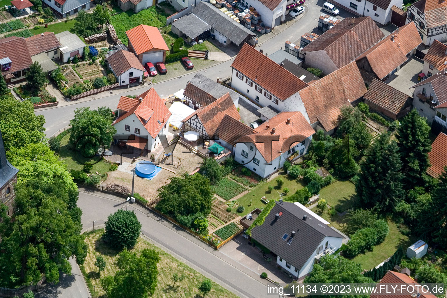 Ortsteil Rechtenbach in Schweigen-Rechtenbach im Bundesland Rheinland-Pfalz, Deutschland von einer Drohne aus