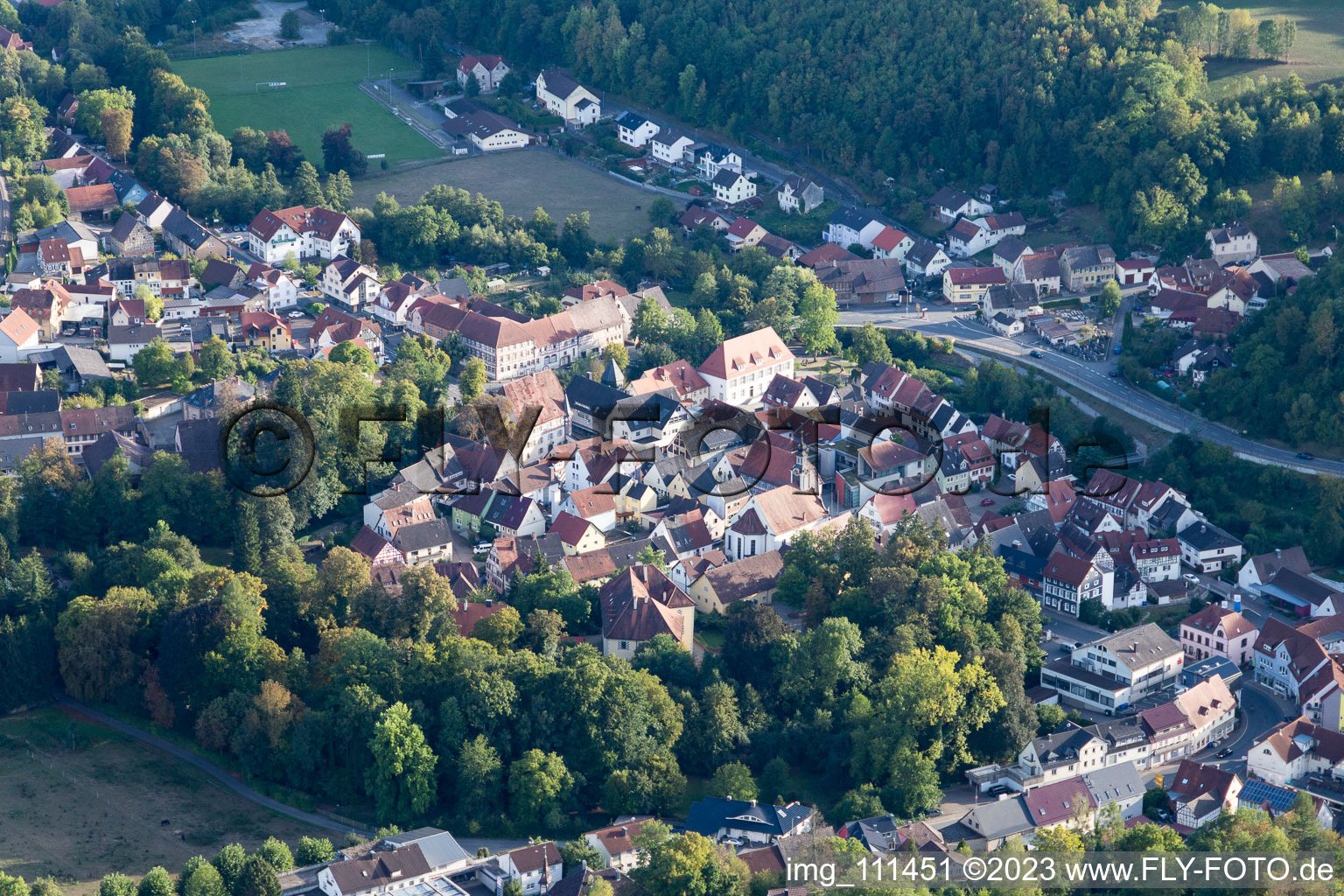 Adelsheim im Bundesland Baden-Württemberg, Deutschland von oben