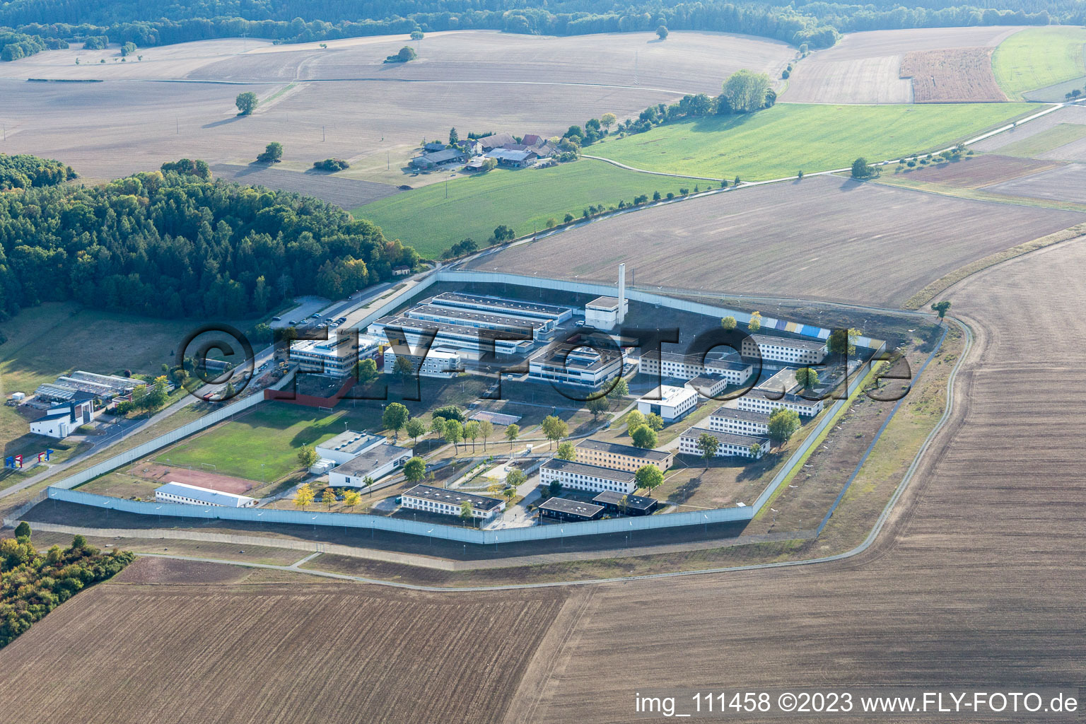 Luftbild von Adelsheim Justizvollzugsanstalt, besser hier oben als da unten drin im Bundesland Baden-Württemberg, Deutschland