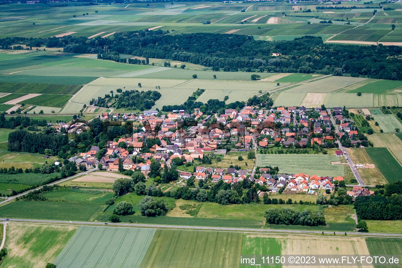 Drohnenbild von Dierbach im Bundesland Rheinland-Pfalz, Deutschland
