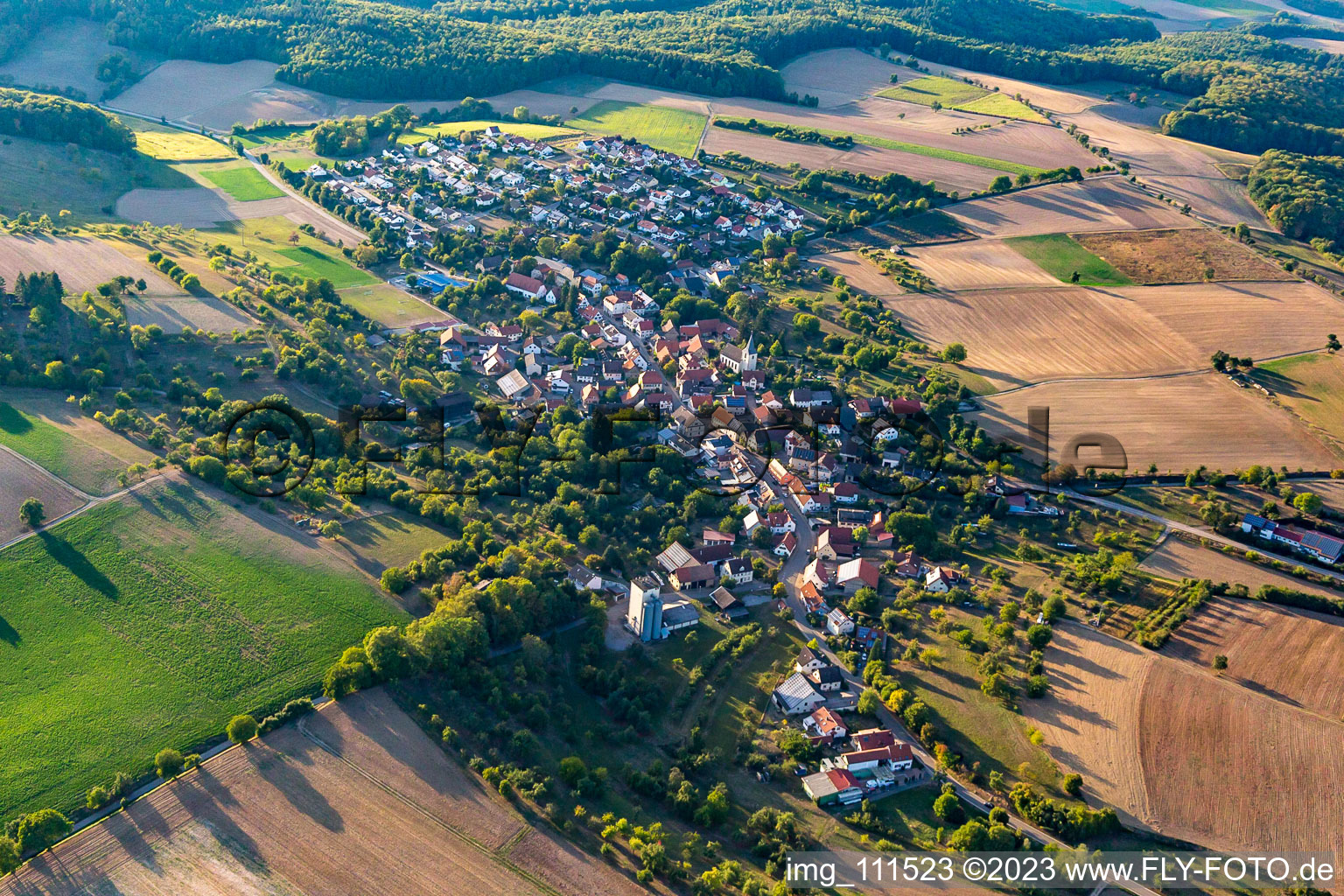 Luftbild von Von Westen im Ortsteil Hasselbach in Sinsheim im Bundesland Baden-Württemberg, Deutschland