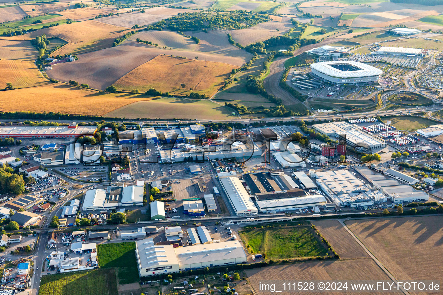 Schrägluftbild von Technikmuseum im Ortsteil Steinsfurt in Sinsheim im Bundesland Baden-Württemberg, Deutschland