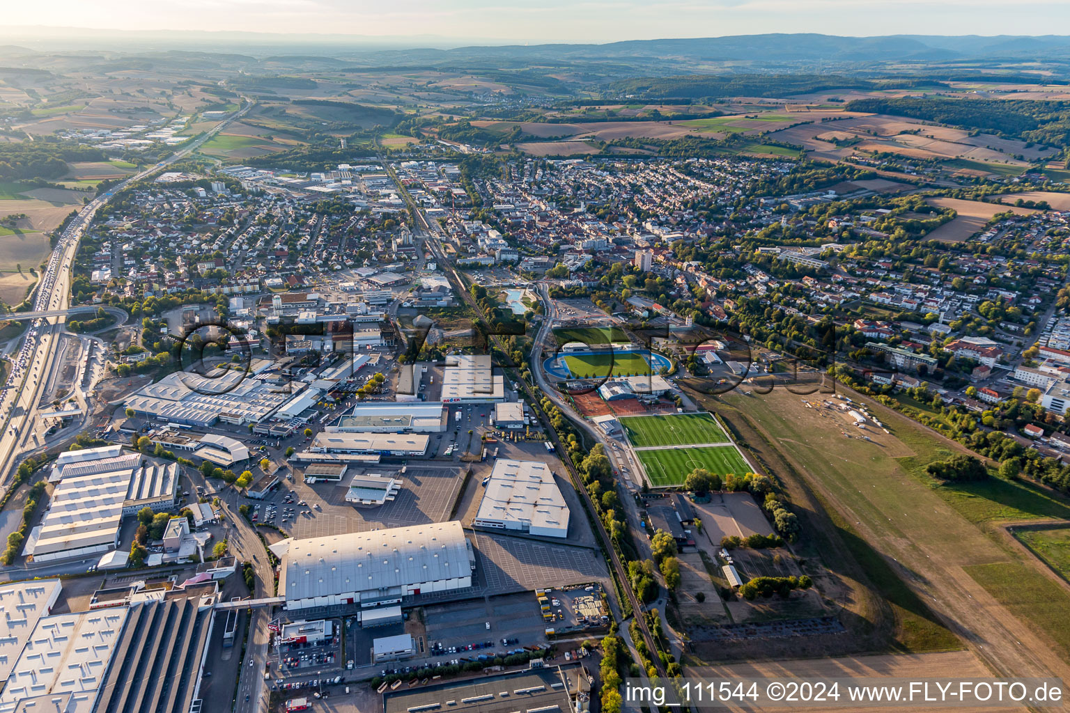 Von Osten im Ortsteil Steinsfurt in Sinsheim im Bundesland Baden-Württemberg, Deutschland