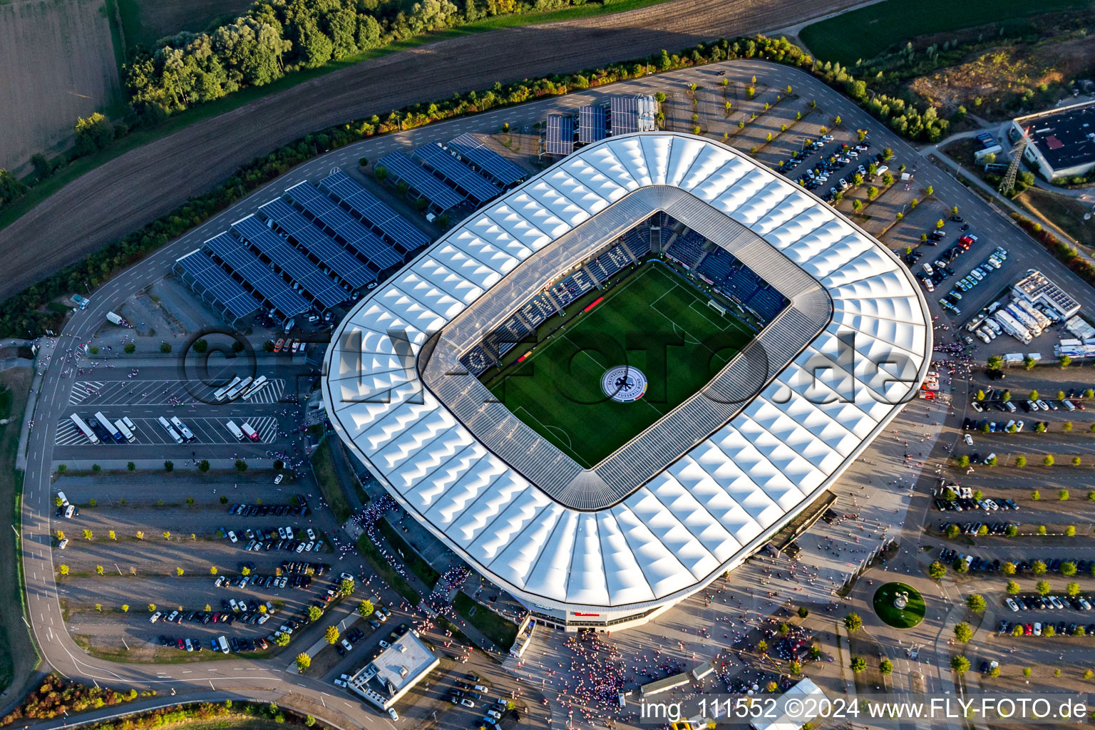 Stadion WIRSOL Rhein-Neckar-Arena des TSG 1899 Hoffenheim vor dem ausverkauften Freundschaftsspiel Peru-Deutschland in Sinsheim im Ortsteil Steinsfurt im Bundesland Baden-Württemberg