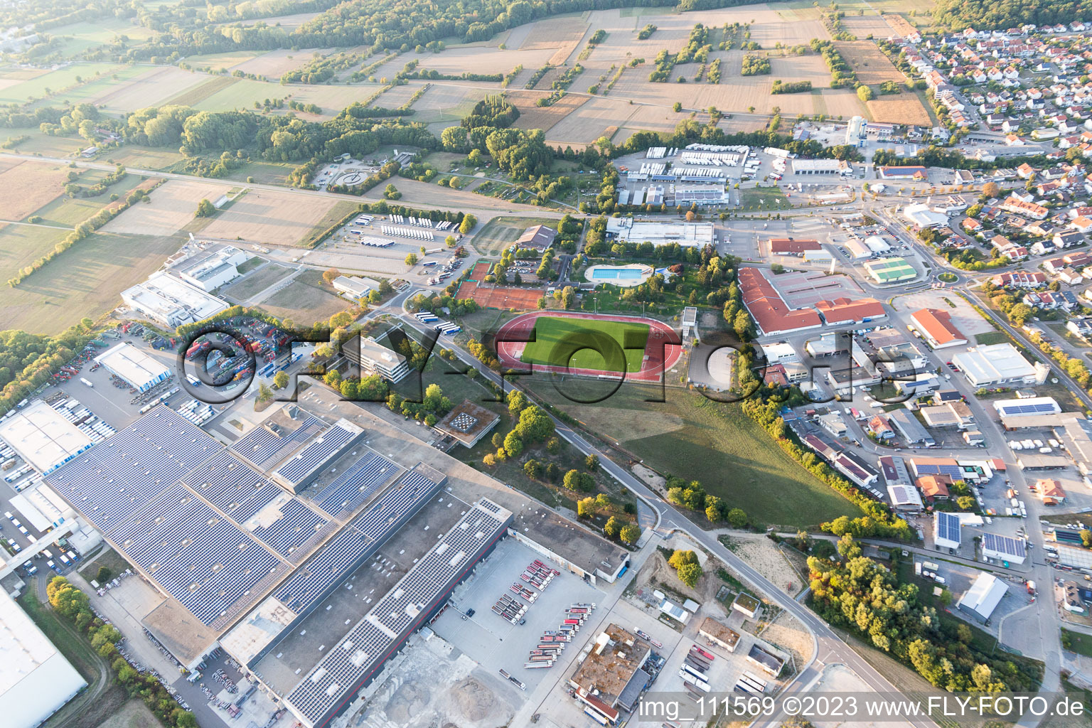 Östringen im Bundesland Baden-Württemberg, Deutschland von einer Drohne aus