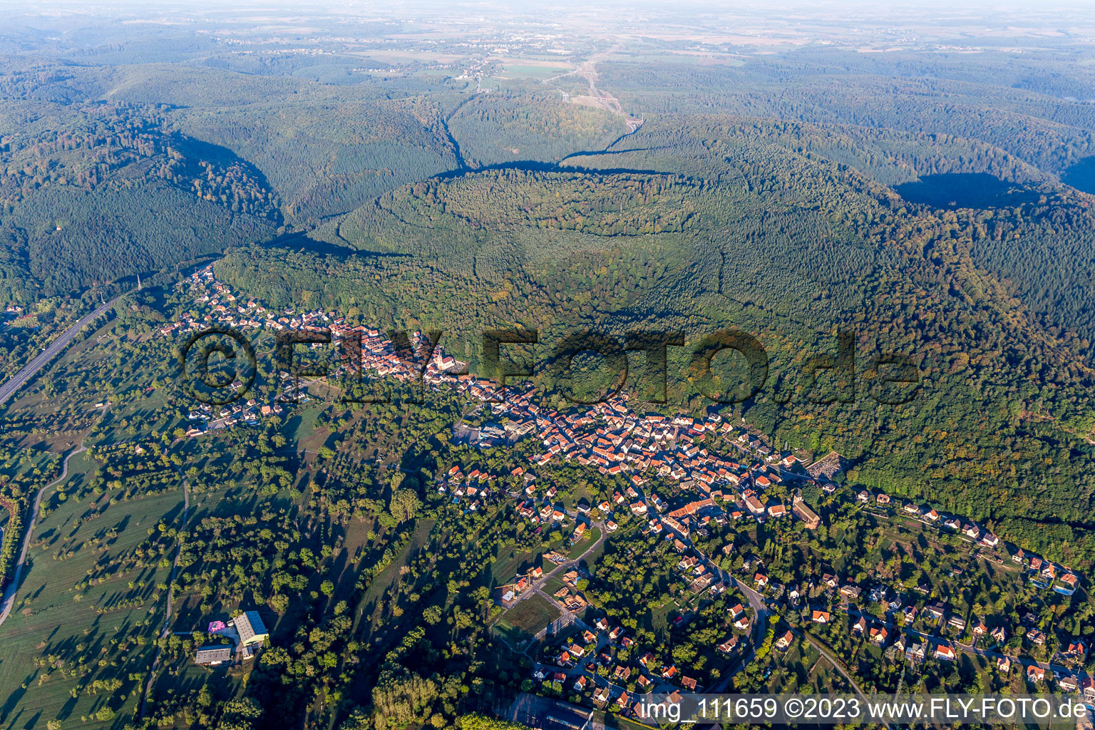 Luftaufnahme von Saint-Jean-Saverne im Bundesland Bas-Rhin, Frankreich
