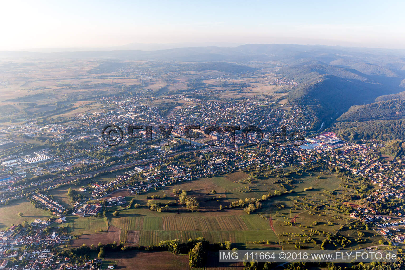 Luftbild von Saverne im Bundesland Bas-Rhin, Frankreich