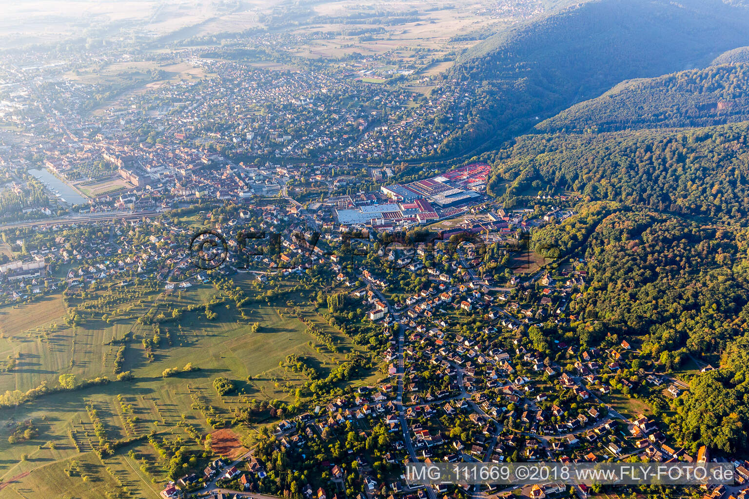 Luftaufnahme von Saverne im Bundesland Bas-Rhin, Frankreich