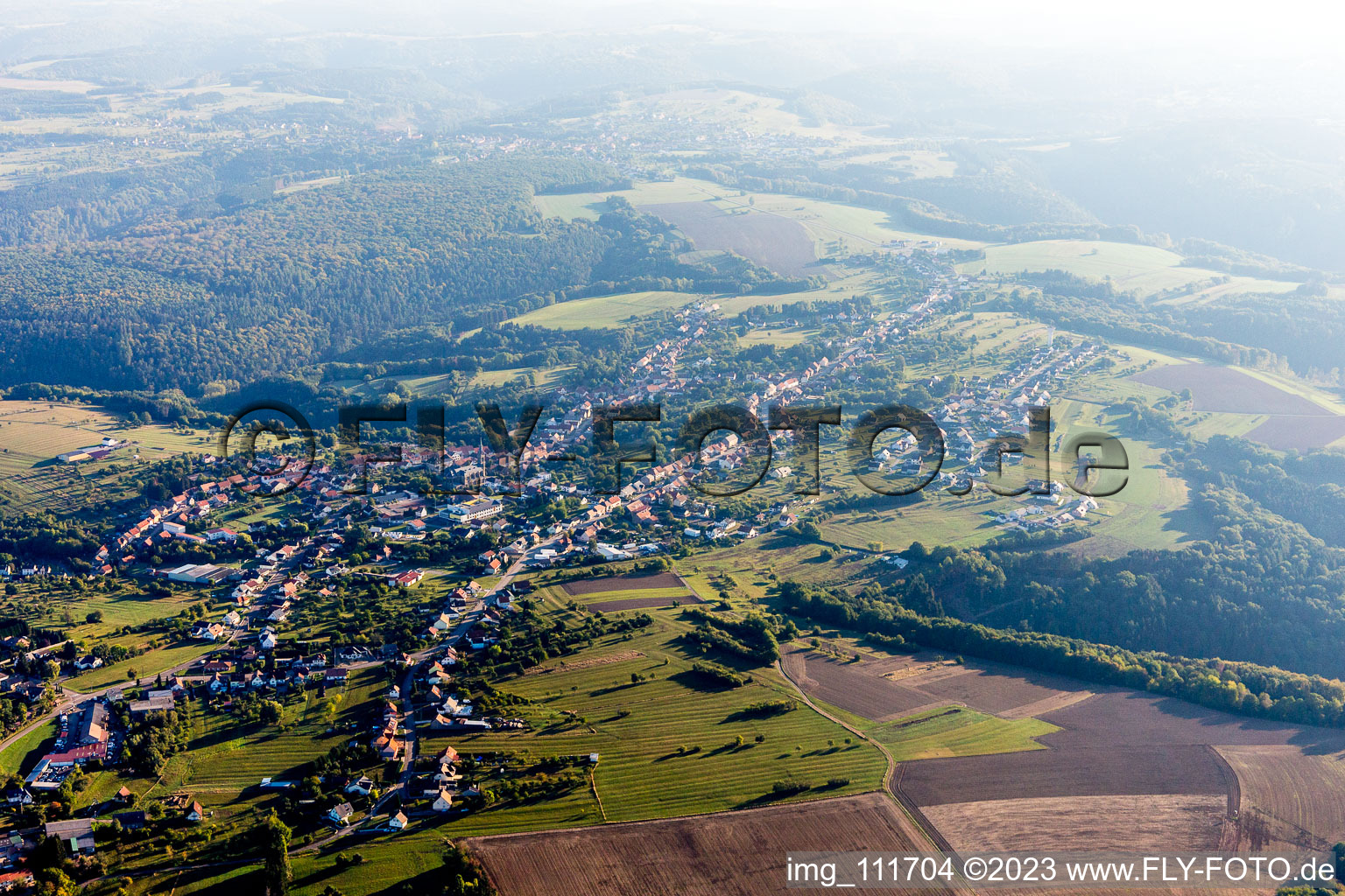 Luftbild von Montbronn im Bundesland Moselle, Frankreich