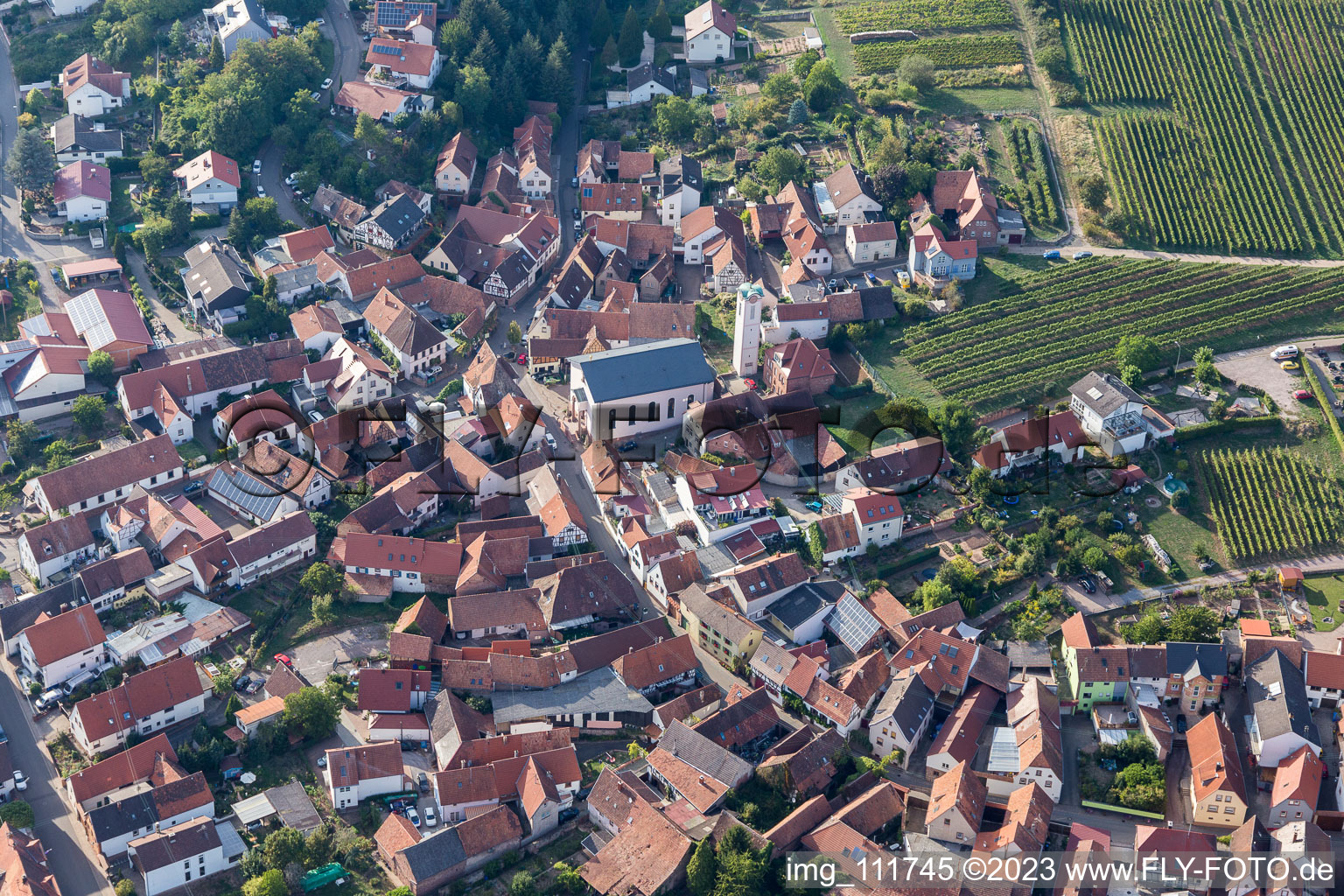 Schrägluftbild von Eschbach im Bundesland Rheinland-Pfalz, Deutschland