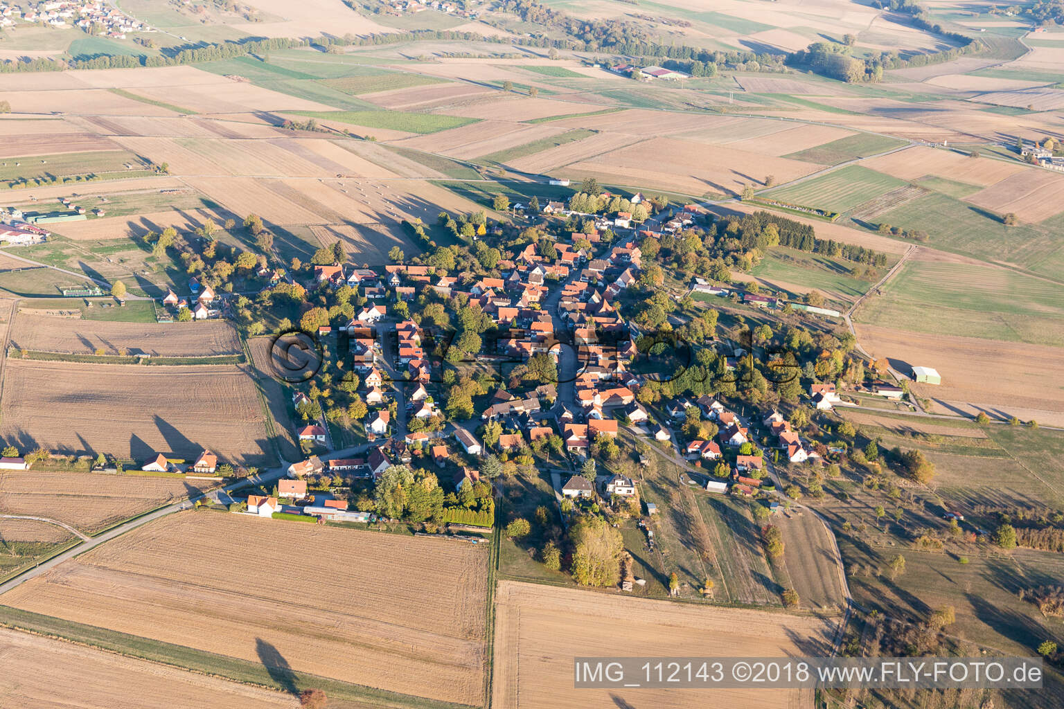 Drohnenaufname von Retschwiller im Bundesland Bas-Rhin, Frankreich