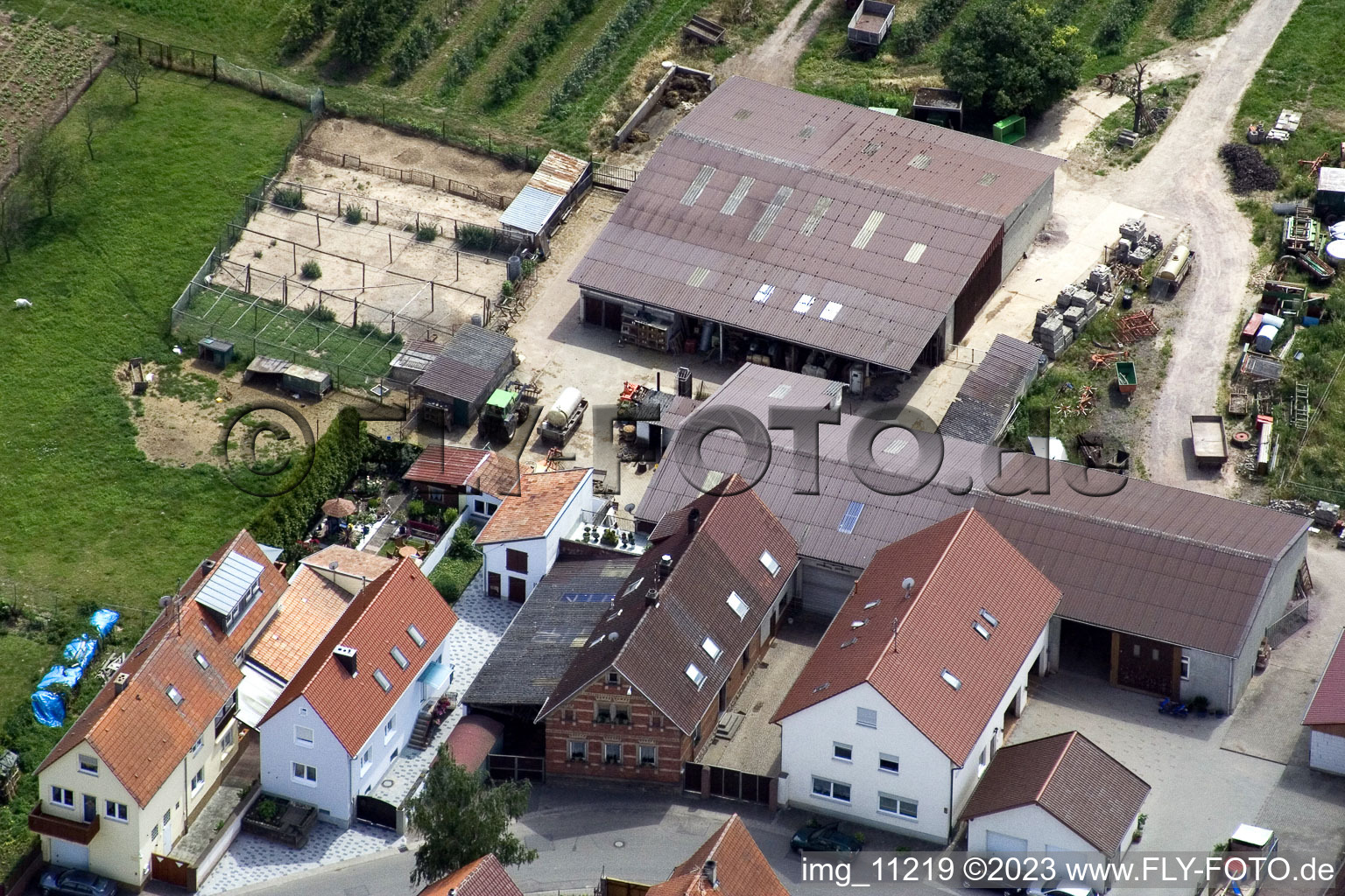 Ortsteil Mühlhofen in Billigheim-Ingenheim im Bundesland Rheinland-Pfalz, Deutschland aus der Luft betrachtet