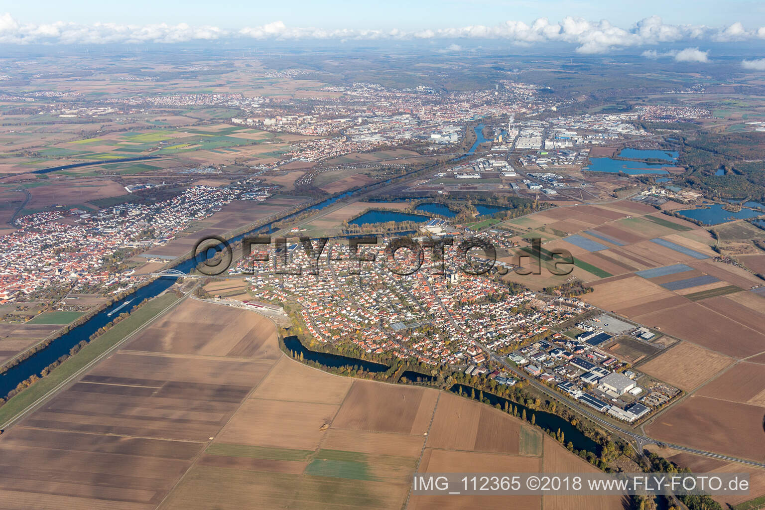 Grafenrheinfeld im Bundesland Bayern, Deutschland aus der Luft betrachtet