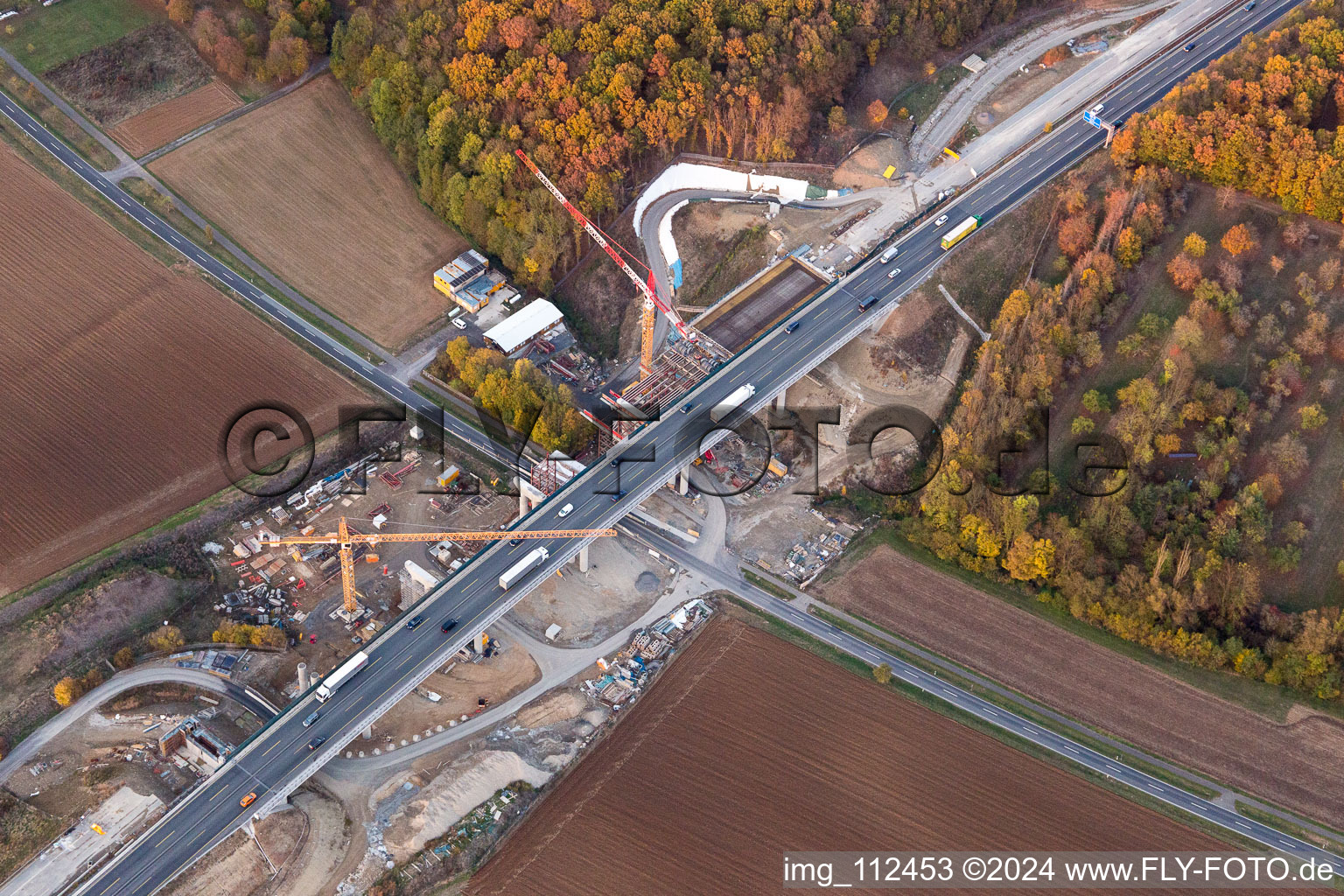 Baustelle zum Neubau der Autobahn-Brücke der A7 in Schraudenbach in Werneck im Bundesland Bayern, Deutschland