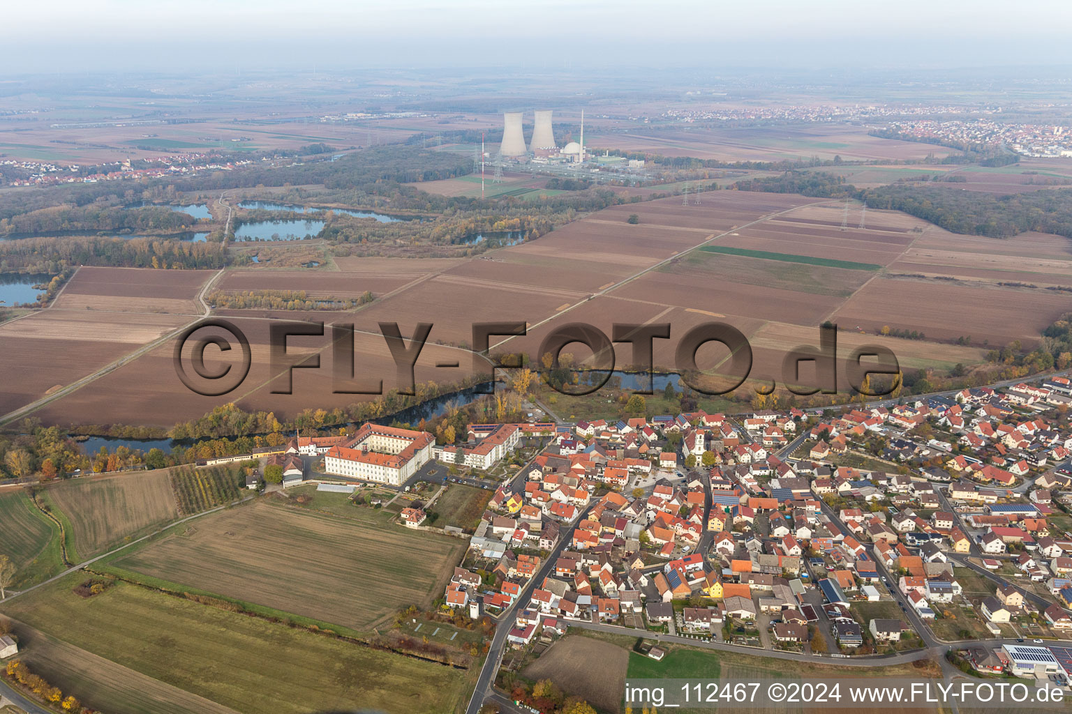 Luftbild von Gebäudekomplex des Klosters Maria Hilf in Heidenfeld im Bundesland Bayern, Deutschland