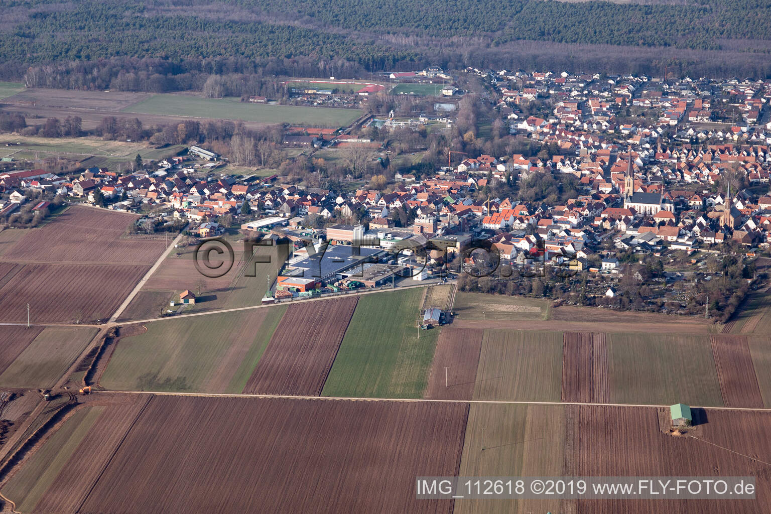 Bellheim im Bundesland Rheinland-Pfalz, Deutschland von einer Drohne aus