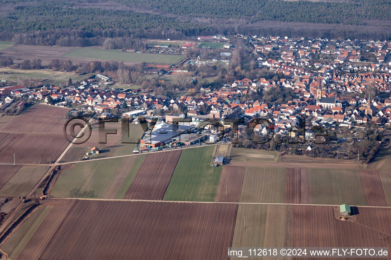 Bellheim im Bundesland Rheinland-Pfalz, Deutschland von oben gesehen