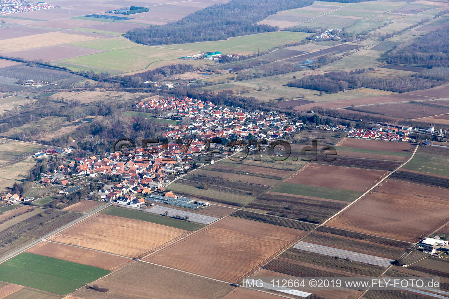 Drohnenbild von Winden im Bundesland Rheinland-Pfalz, Deutschland