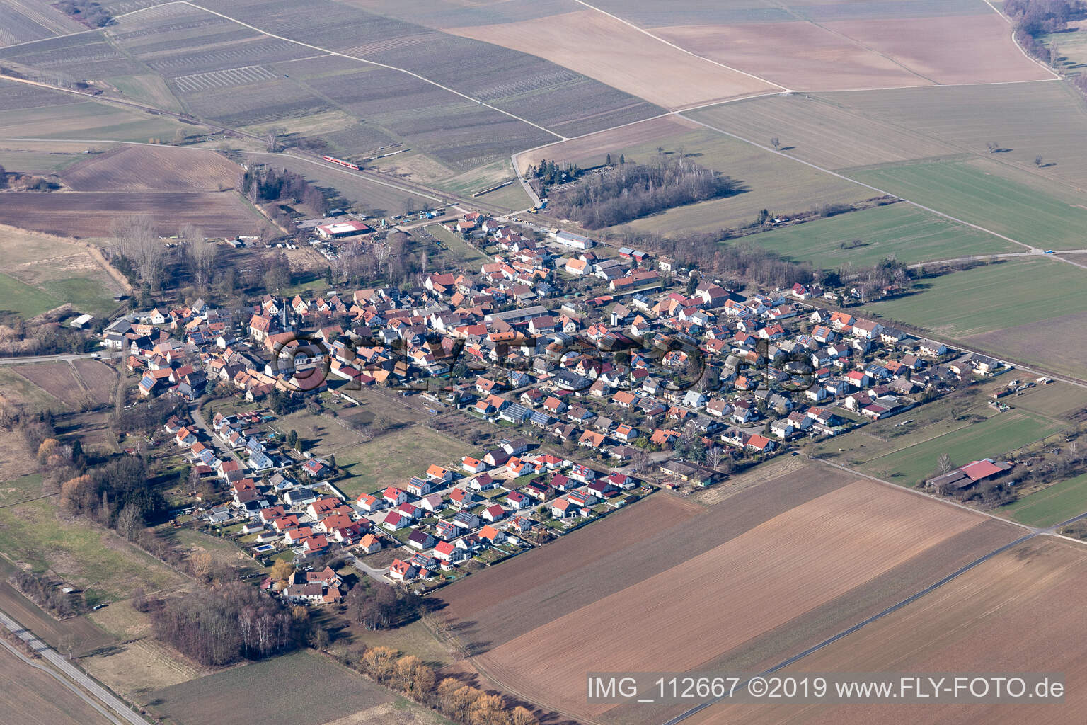 Barbelroth im Bundesland Rheinland-Pfalz, Deutschland von einer Drohne aus