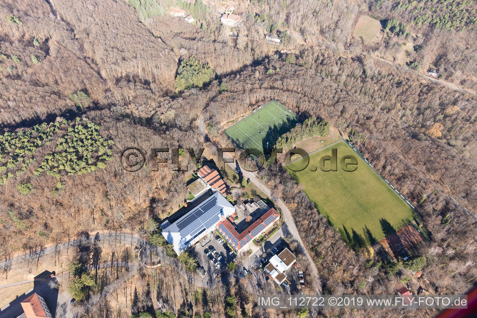 Luftaufnahme von Sportschule, SW-Deutscher FV eV in Edenkoben im Bundesland Rheinland-Pfalz, Deutschland