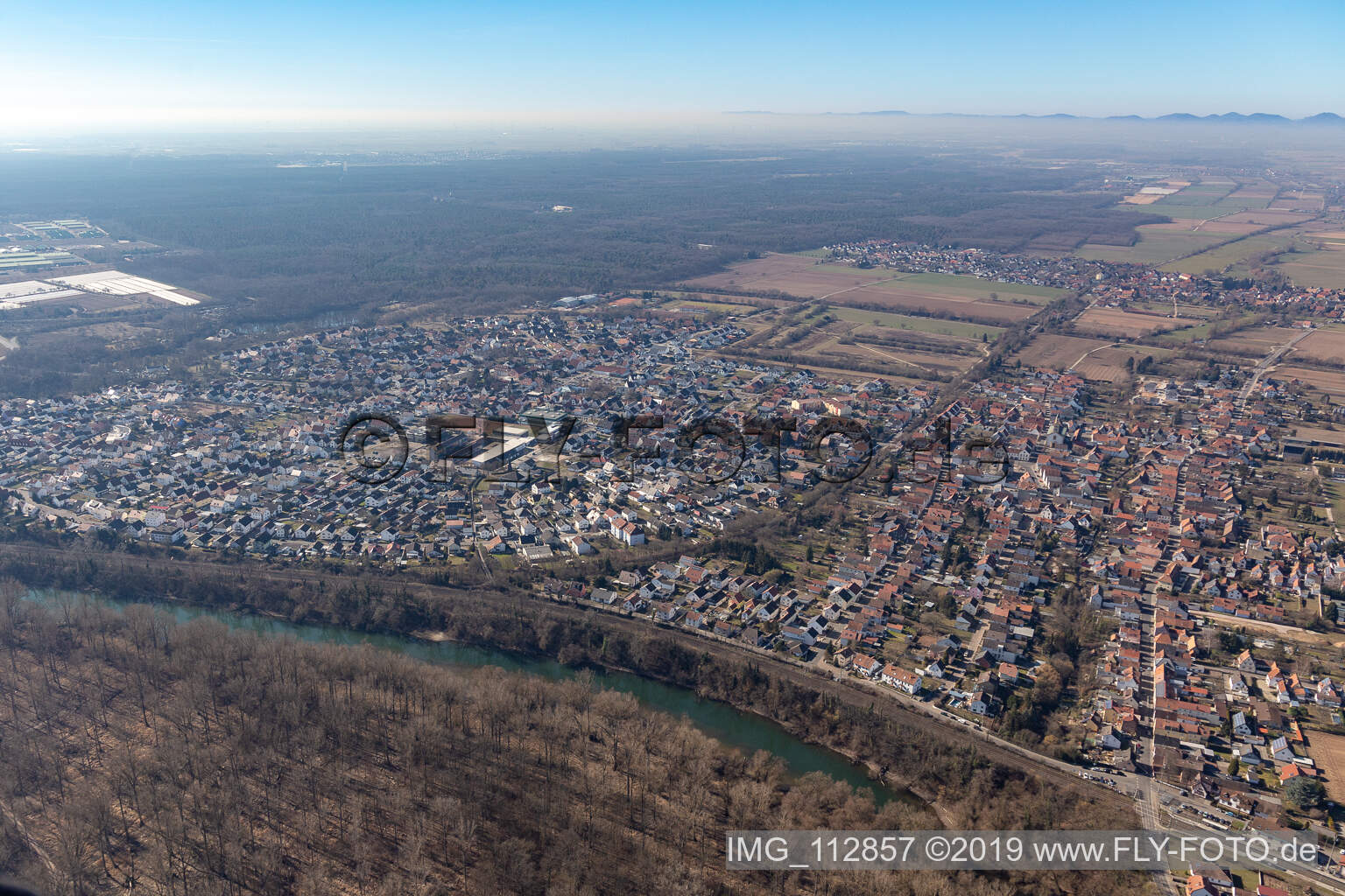 Lingenfeld im Bundesland Rheinland-Pfalz, Deutschland von einer Drohne aus