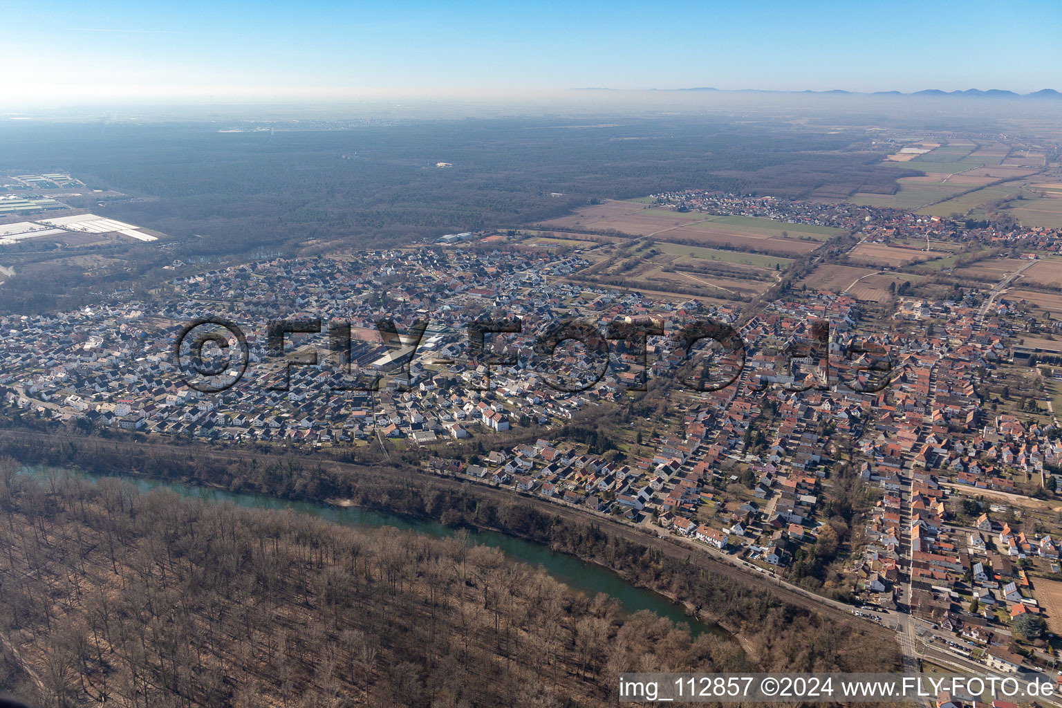 Lingenfeld im Bundesland Rheinland-Pfalz, Deutschland von einer Drohne aus