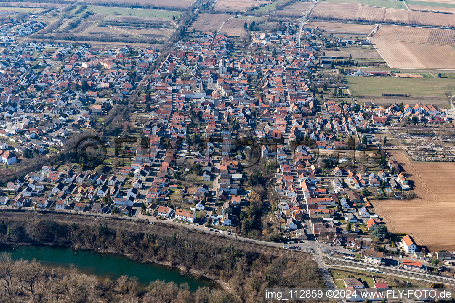 Lingenfeld im Bundesland Rheinland-Pfalz, Deutschland von einer Drohne aus