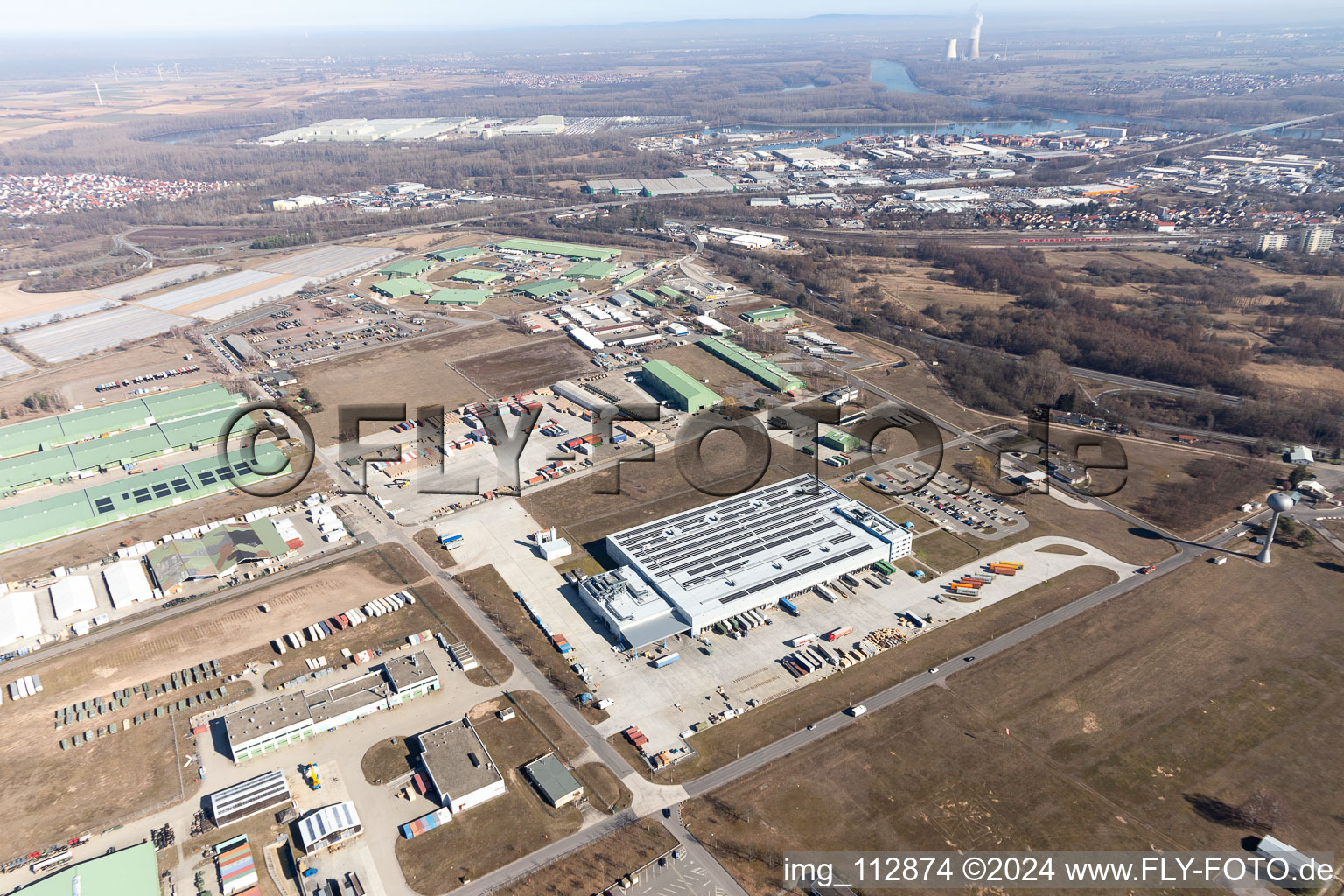 Schrägluftbild von Army Depot in Lingenfeld im Bundesland Rheinland-Pfalz, Deutschland