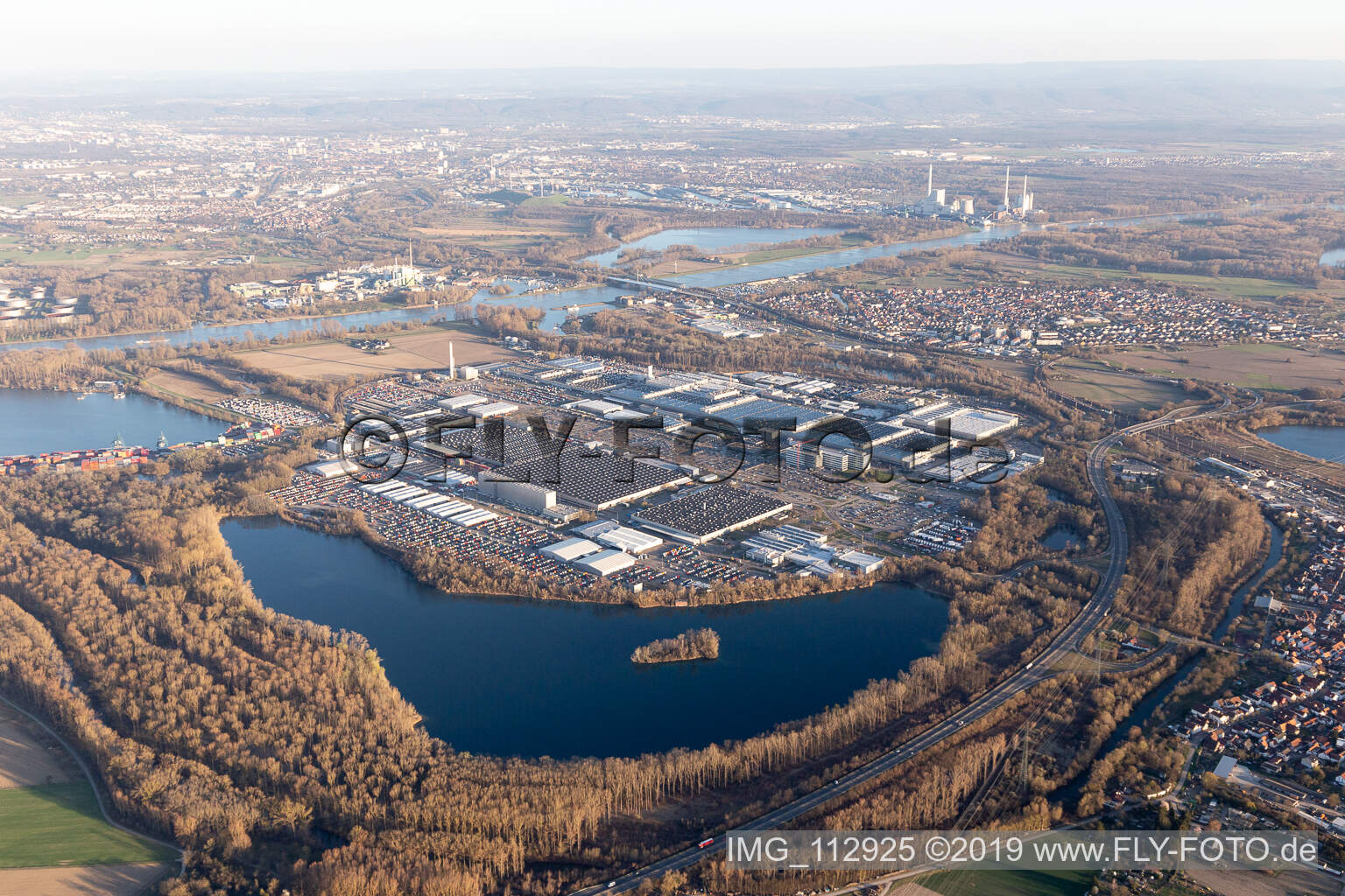 Daimler LKW-Werk in Wörth am Rhein im Bundesland Rheinland-Pfalz, Deutschland