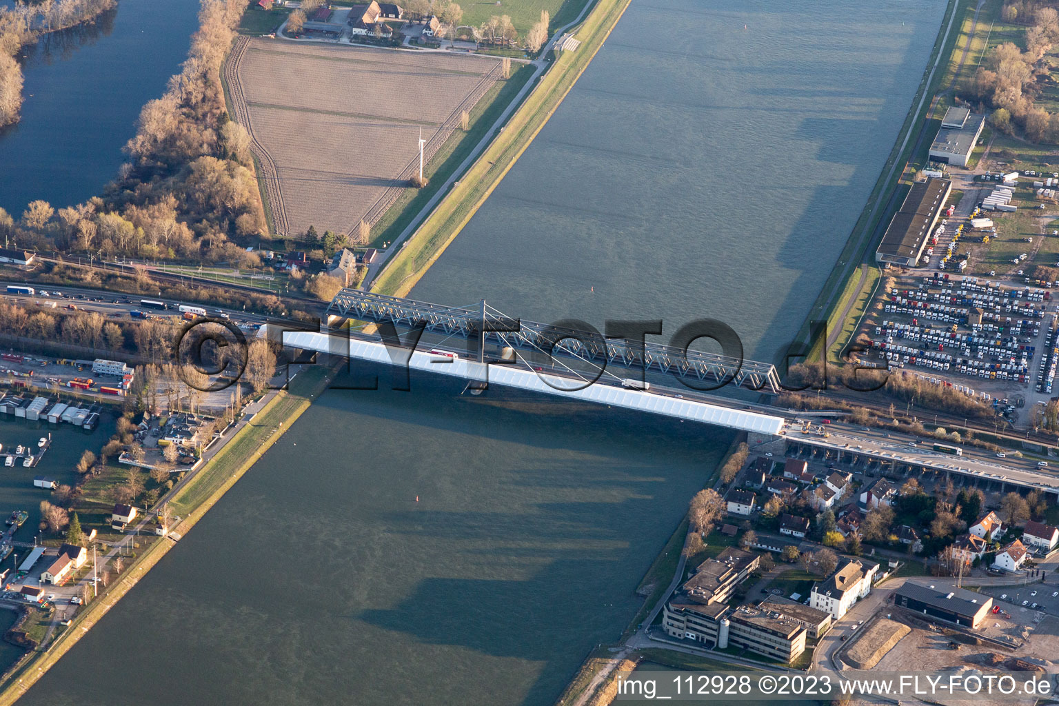 Rheinbrücke Baustelle im Ortsteil Knielingen in Karlsruhe im Bundesland Baden-Württemberg, Deutschland