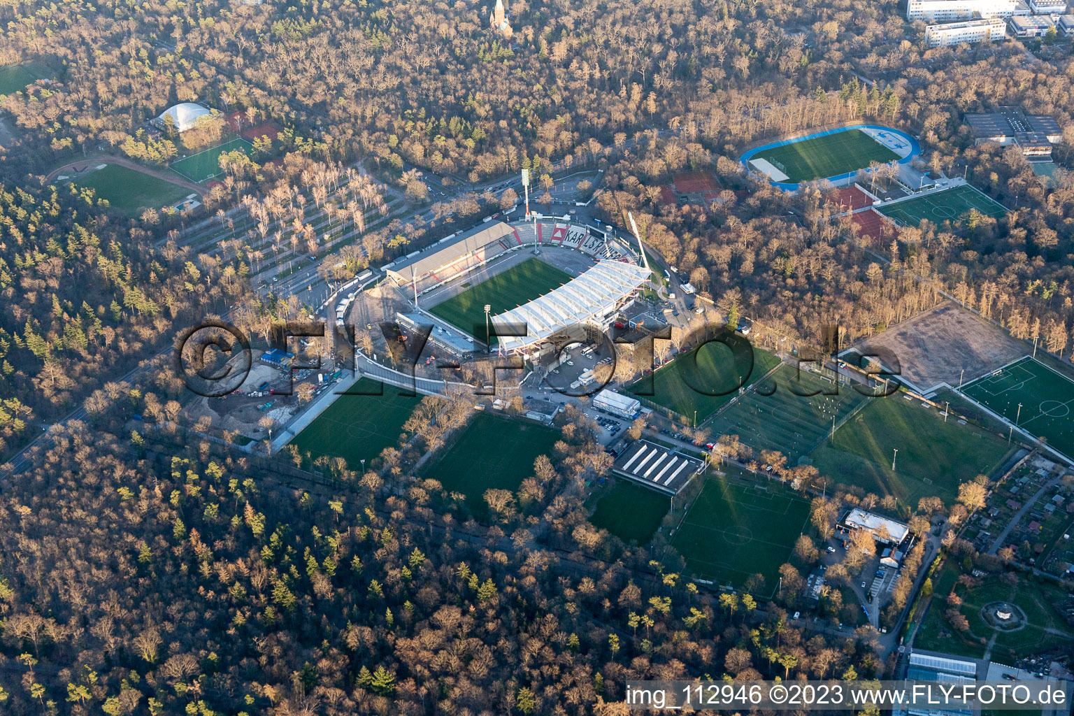 Schrägluftbild von Wildparkstadion, Baustelle im Ortsteil Innenstadt-Ost in Karlsruhe im Bundesland Baden-Württemberg, Deutschland